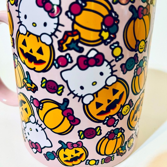 🧡🎀Hello Kitty Halloween Mug - Picture 2 of 4